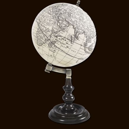 Trianon Globe