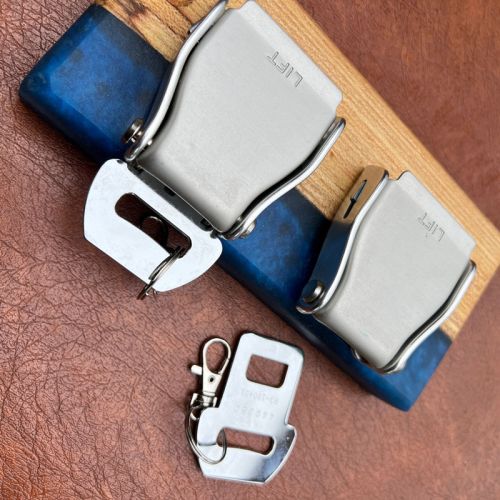 Aeroplane Belt Buckle Key Holder (Elm Twin & Resin)