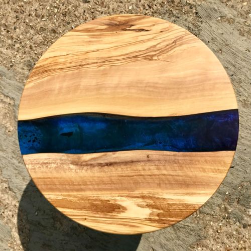 Olive Resin River Side Table 1