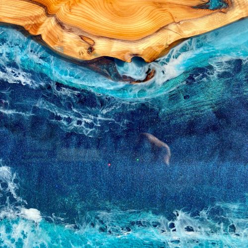 Yew Round River Dining Table