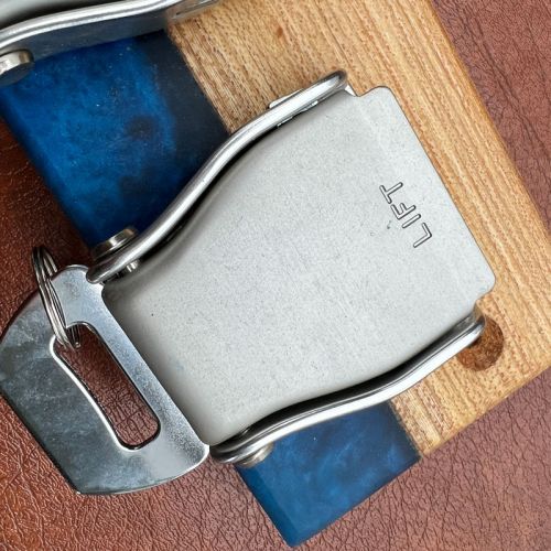 Aeroplane Belt Buckle Key Holder (Elm Twin & Resin)