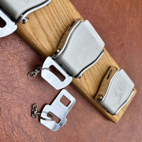 Aeroplane Belt Buckle Key Holder (Oak Triple)